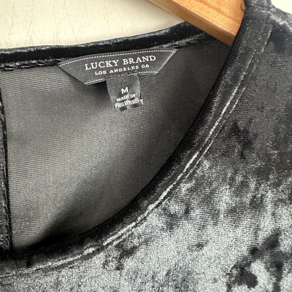 Lucky Brand Black Crushed Velvet Blouse Top Short Sleeve Shirt M Medium - Picture 8 of 10